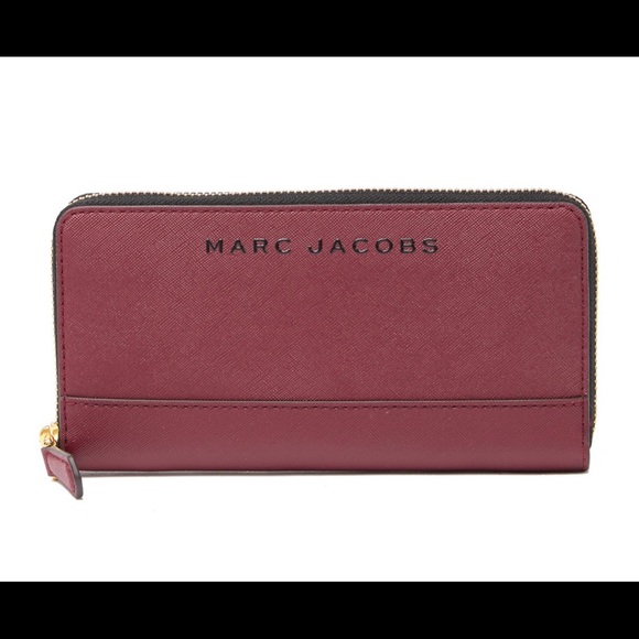 Marc Jacobs Handbags - 🚨Last Chance Marc Jacobs Wallet
